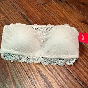 New Spanx nude strapless bra. Medium. Fits like a large.